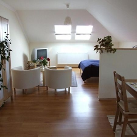Ilona Apartmanhaz 科马罗姆 外观 照片