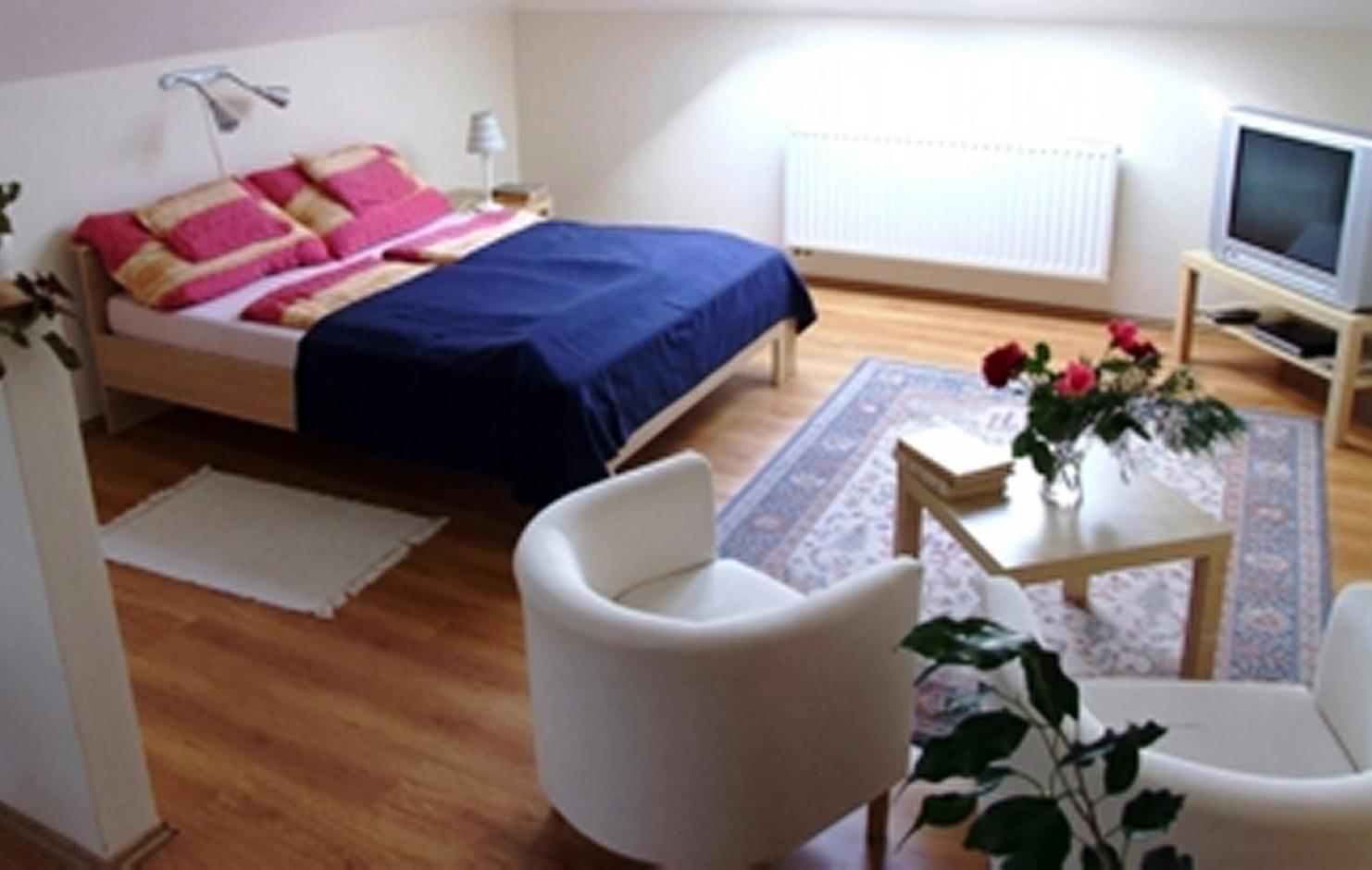 Ilona Apartmanhaz 科马罗姆 外观 照片
