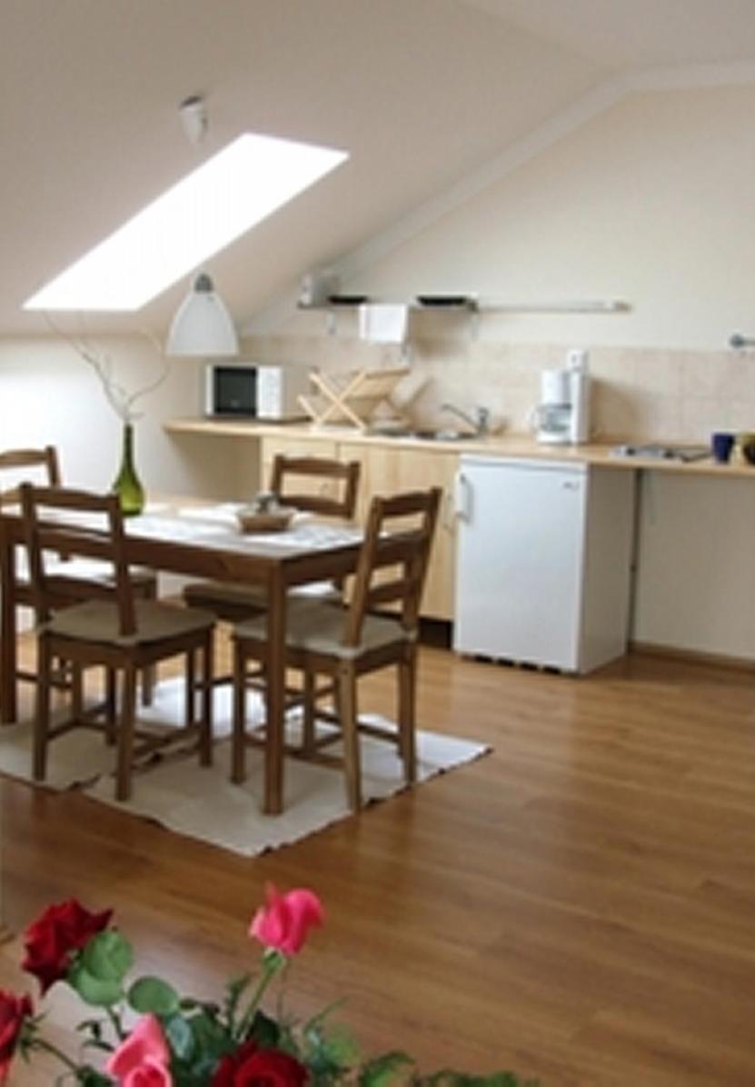 Ilona Apartmanhaz 科马罗姆 外观 照片