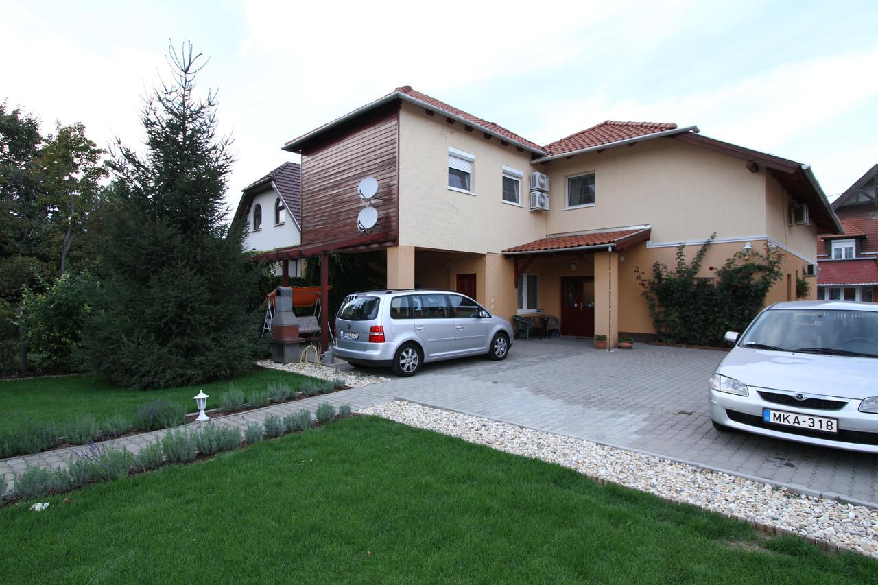 Ilona Apartmanhaz 科马罗姆 外观 照片
